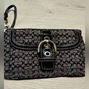 Coach wristlet- authentic